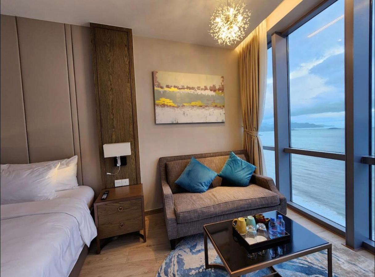Panorama Beachfront Нячанг
