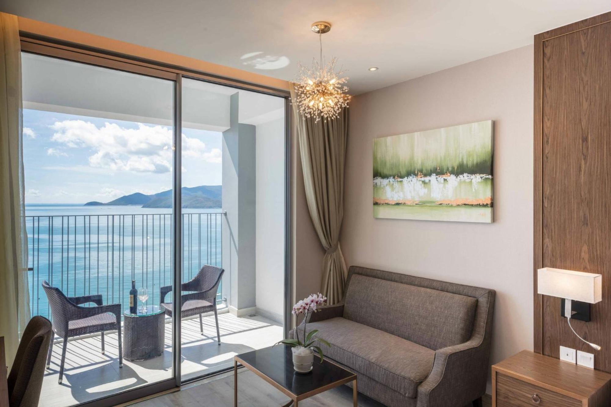 Panorama Beachfront Апартаменты Нячанг